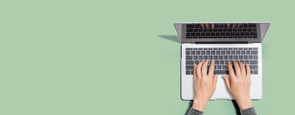 PCと操作する手