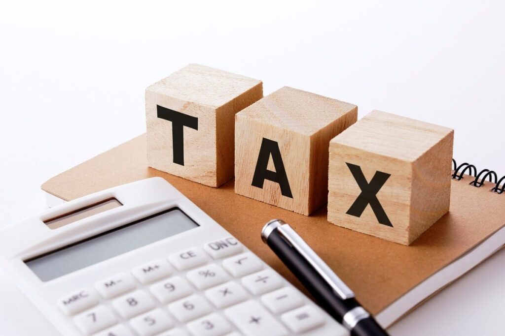 TAXと書かれた文字